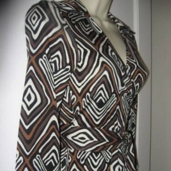 DVF Diane Von Furstenberg JILL Jersey Wrap Top Vintage Tribal Diamond Neutral - Picture 6 of 11